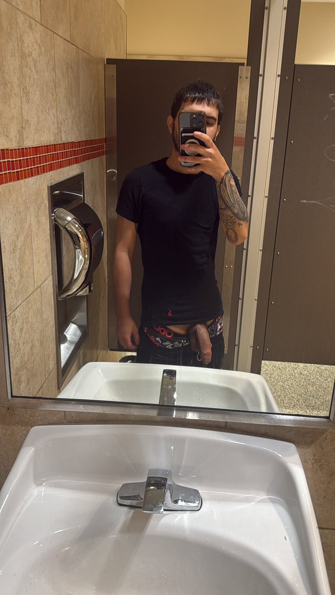 Intodeep561's tweet photo. A lil dick pic at Wawa for you https://t.co/cphWOBStUw
