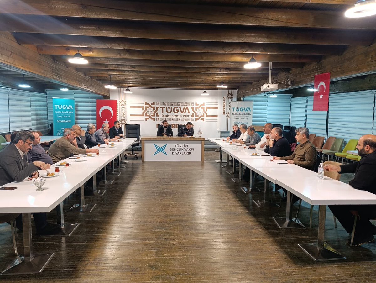 7hilaldiyarbakr's tweet photo. 🤝 Diyarbakır’daki STK başkanları olarak TÜGVA ev sahipliğinde bir araya geldik. Şehrimizin sosyal, kültürel ve toplumsal gelişimi için istişareler yaptık.
📍 YediHilal Diyarbakır olarak katılım sağladık. Teşekkürler.
#Diyarbakır #STK  #BirlikteGüçlüyüz 🌙 https://t.co/Oay6cbi2rl