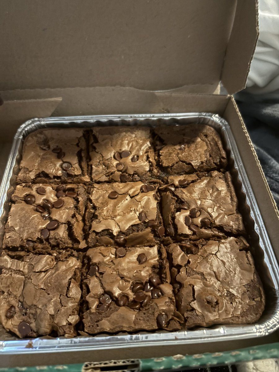 1zzx11's tweet image. CHOCOLATE EXPOSURE THERAPY part 2😭 I bought his for my brother since he was kinda sad he said I can try one so I’m gonna see if I like it or not #lesdothis