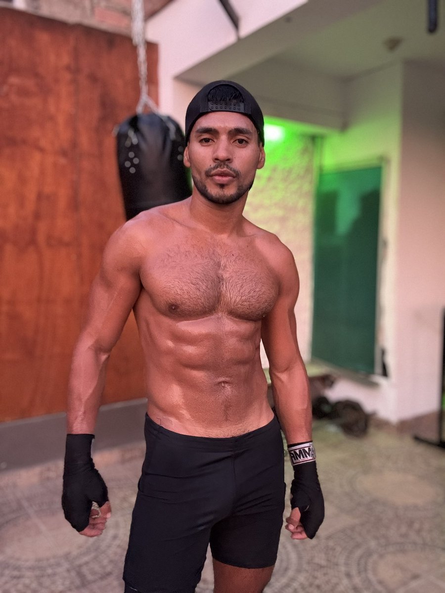 hector tweet media