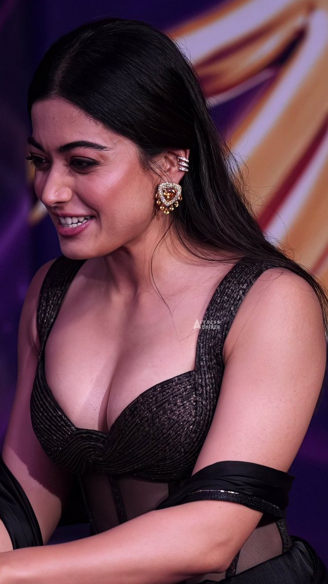 Good Morning. ✨ 🌄

- Day Start with Rashmika Mandanna.

<a href="/iamRashmika/">Rashmika Mandanna</a> | #RashmikaMandanna