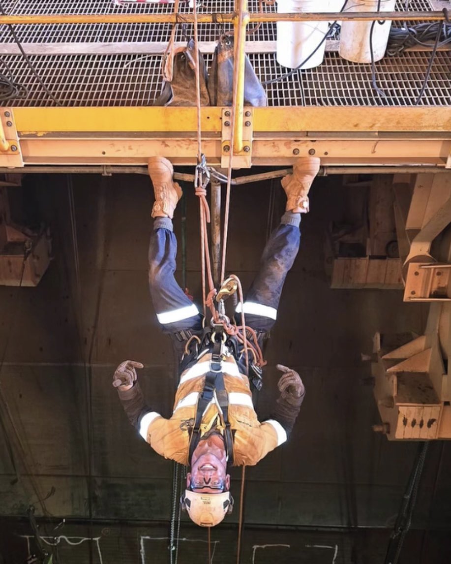 Hot Tradies tweet media