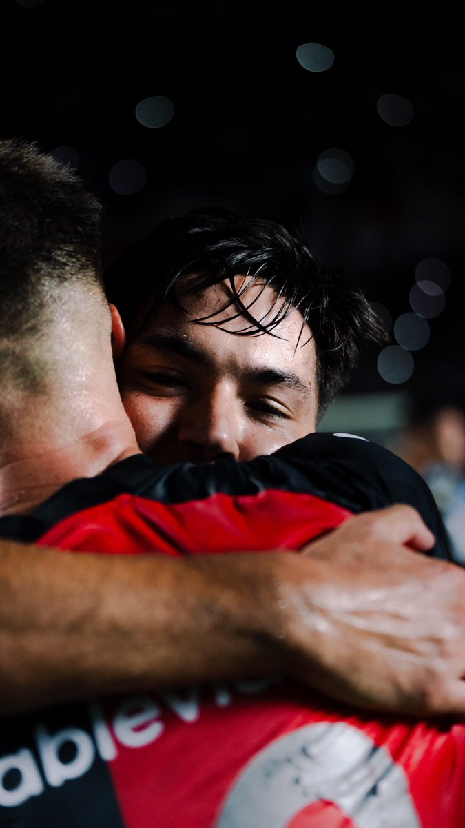 ColonOficial's tweet photo. ABRAZADO A ESTA ILUSIÓN QUE ME CONDENA ♥️🖤 https://t.co/2DN8iJK5Vs