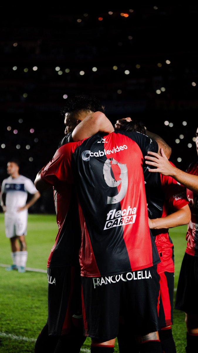 ColonOficial's tweet photo. ABRAZADO A ESTA ILUSIÓN QUE ME CONDENA ♥️🖤 https://t.co/2DN8iJK5Vs