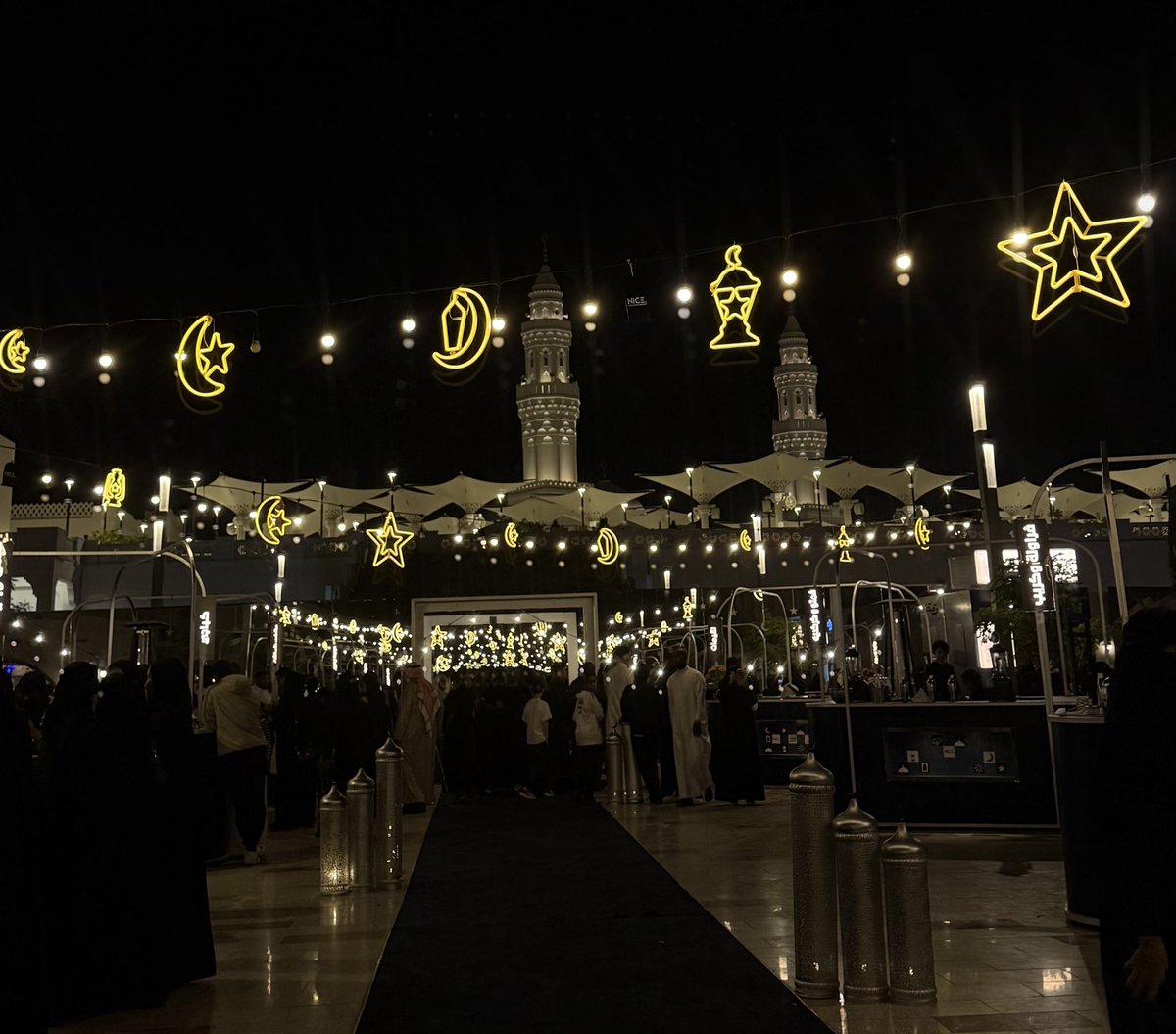 B 𖤐⃟ tweet media