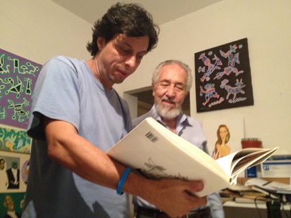 Rayilustra's tweet photo. Lo conocí a mediados de los años '90. Mas tarde comenzaria mi carrera profesional en Economia Hoy. 
Abilio era exigente con el talento y amable con la vida. Dejamos una conversación pendiente. ¡GRACIAS Abilio! Le voy a extrañar maestro. https://t.co/rANoXlpphu https://t.co/8wujncOyk9