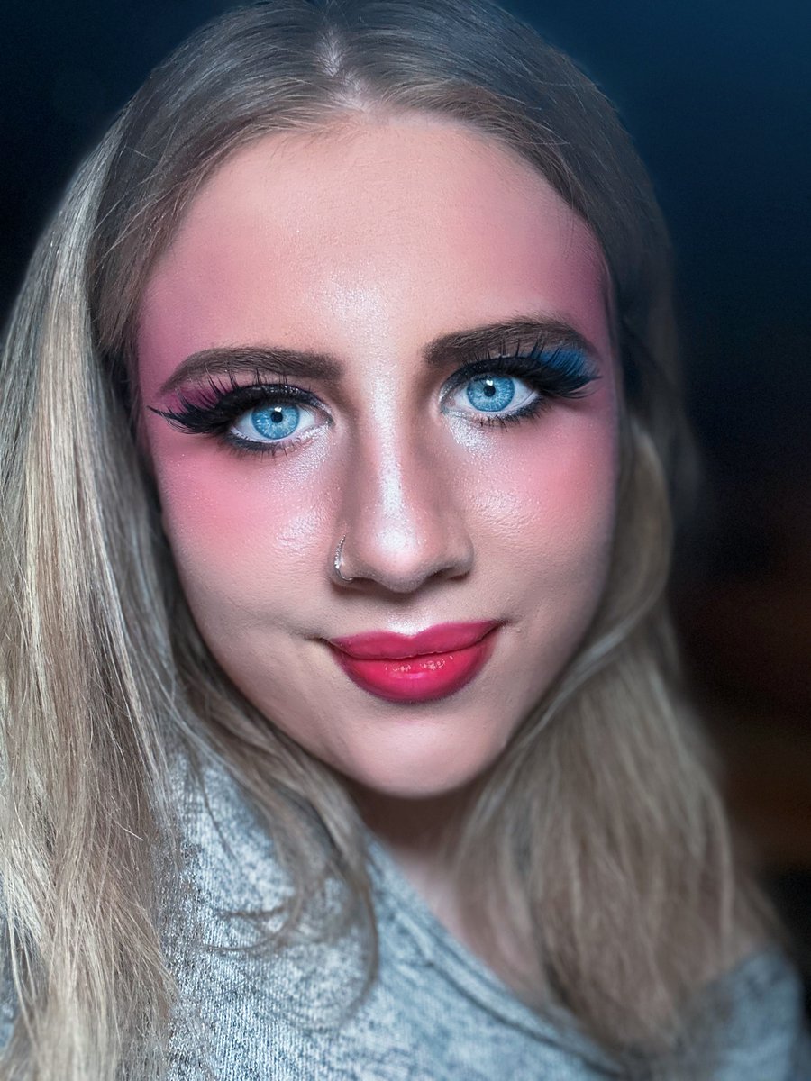 turney_sophia's tweet image. Too glam to give a damn 💄
I didn’t wake up like this… but I got ready pretty fast 😉
Serving looks today 🔥 Main character energy
I’m not perfect, but my selfie is #selfies #glowup #loveself #blueeyes