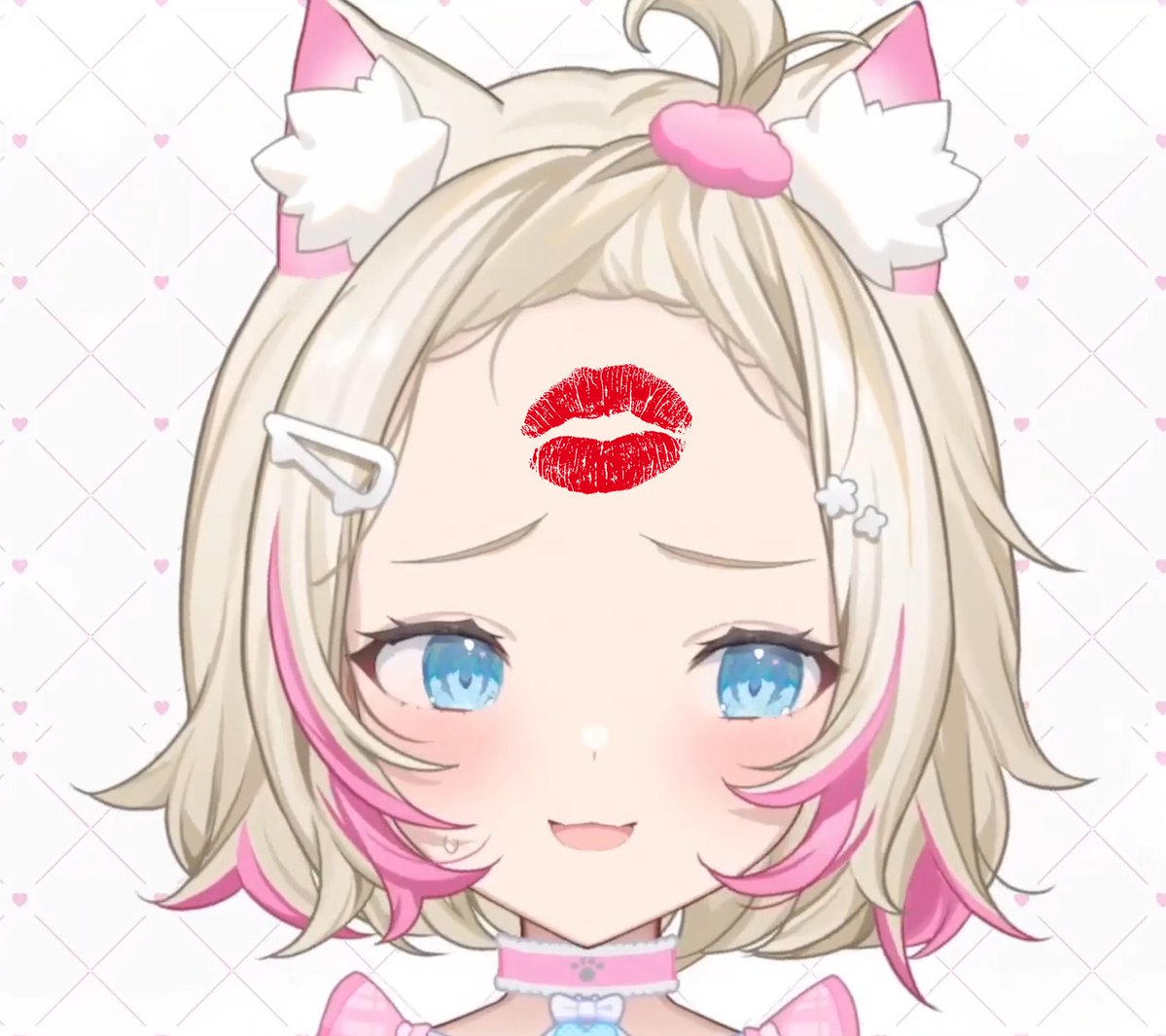 Watermellon778's tweet image. big SMOOCHERS for mococo forehead