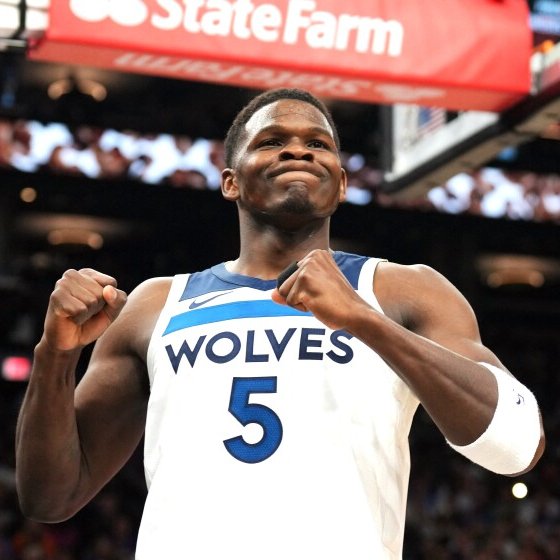 Wolves In 6 tweet media