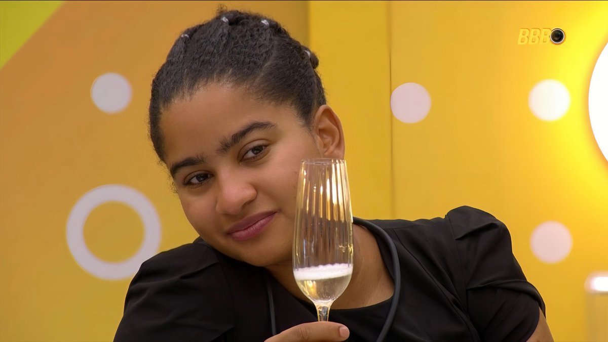 httpsrealitys's tweet photo. Milena entregou uma madrugada e pós festa ICÔNICO no dia do aniversário dela.

O aniversário é dela, mas o presente foi para nós, que realmente gostamos de reality show. PIPOCA DO ANO! #BBB26 https://t.co/wz7sLwH0rI