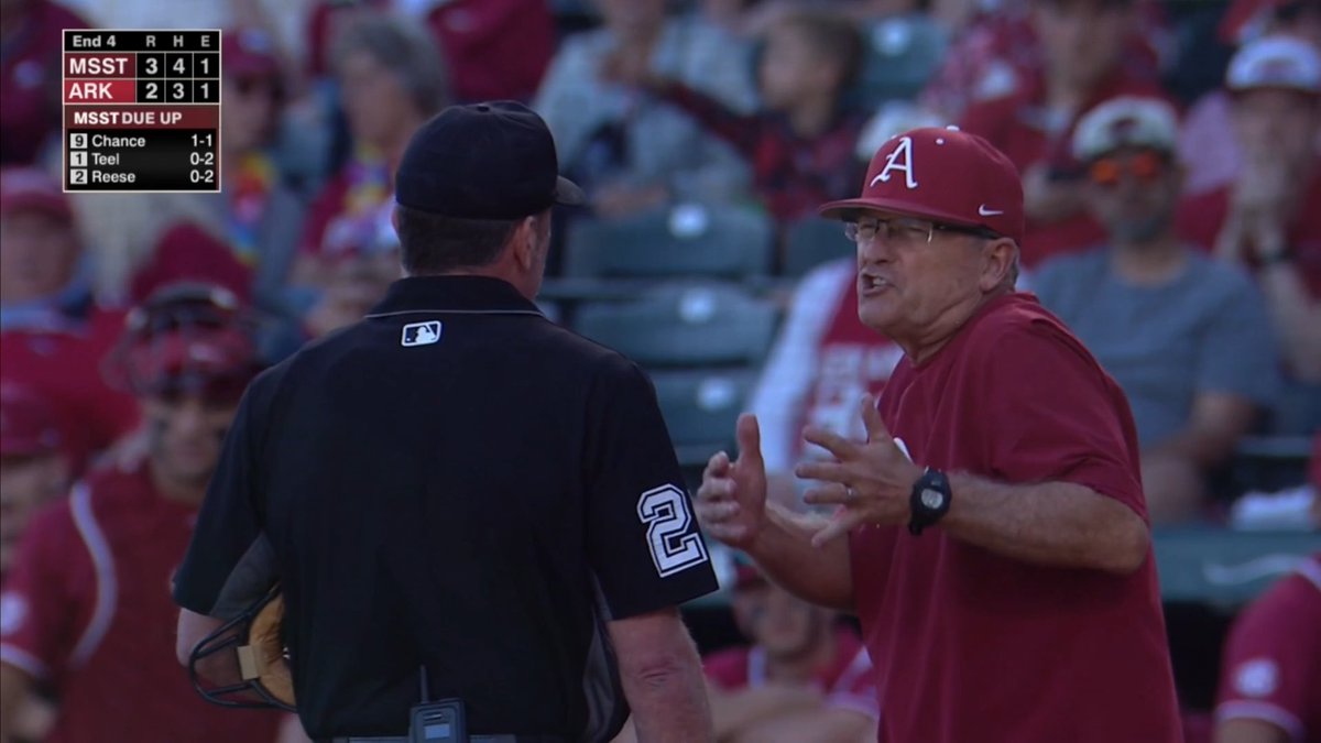 no context arkansas🐗 tweet media