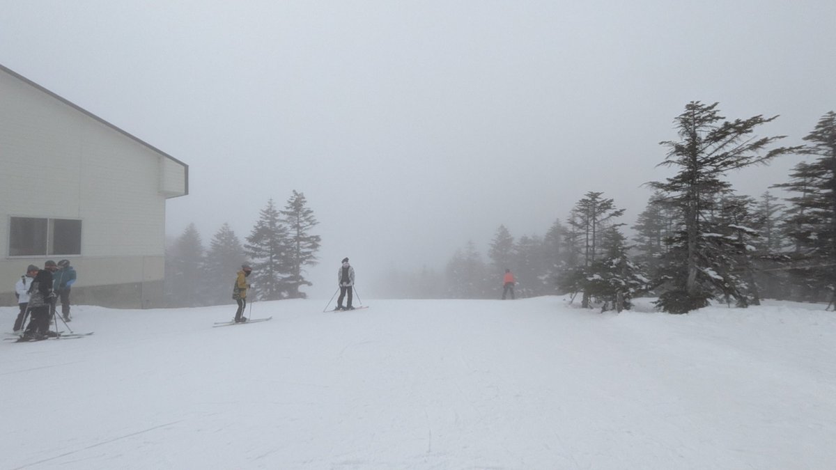 本日は焼額山。
山頂はガス☁