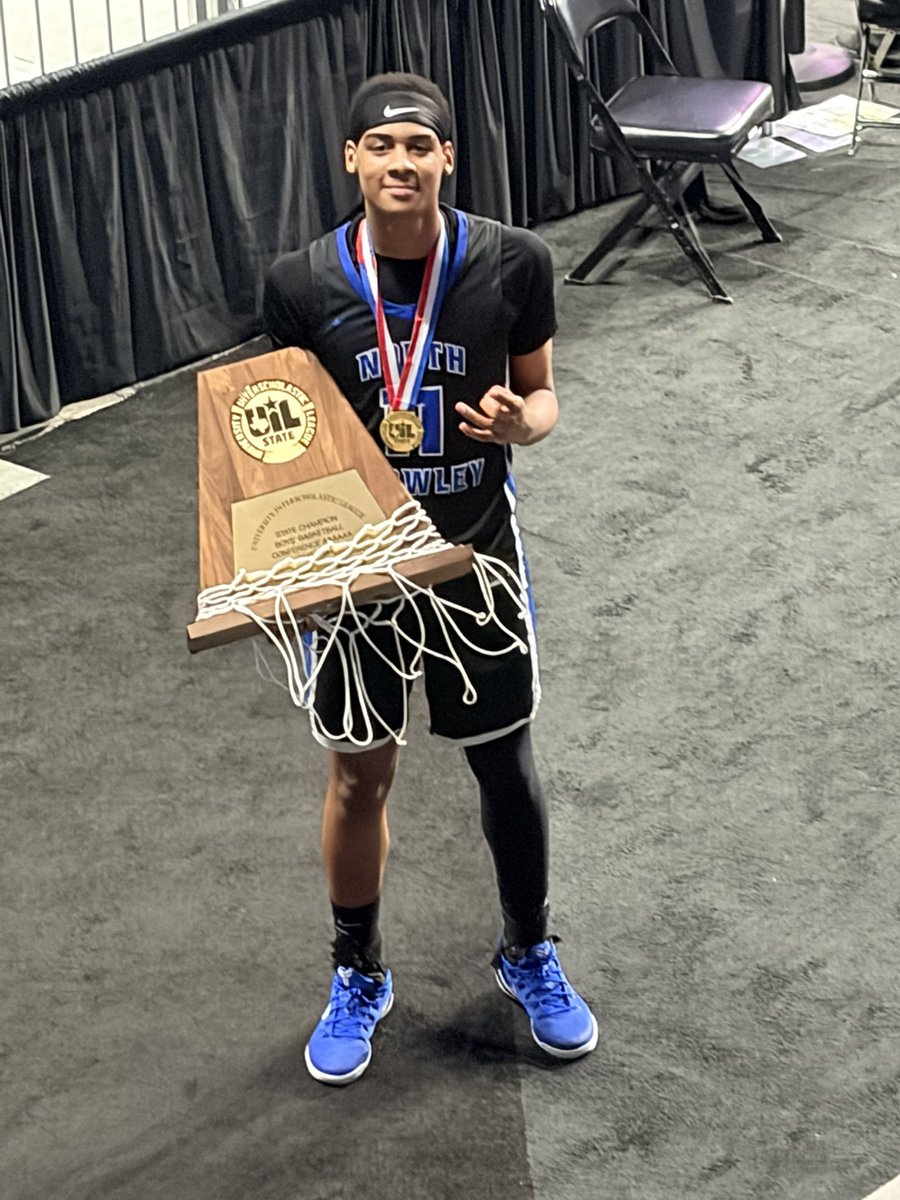 Treaton Hall tweet media