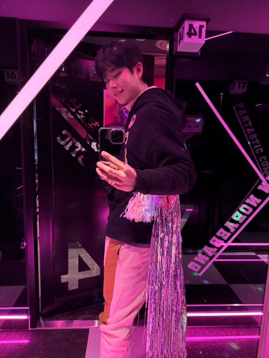 MJ__heart's tweet photo. 260315 엠스타그램💕1️⃣

영광스러운 자리에 초대해 주셔서 감사합니다🥰
(저의 리폼 실력 어때요??) ㅋㅋㅋㅋㅋㅋㅋㅋㅋㅋㅋㅋ석션🦷

#엠제이 #MJ #김명준 #아스트로 #ASTRO https://t.co/YQQ42Mk4p7