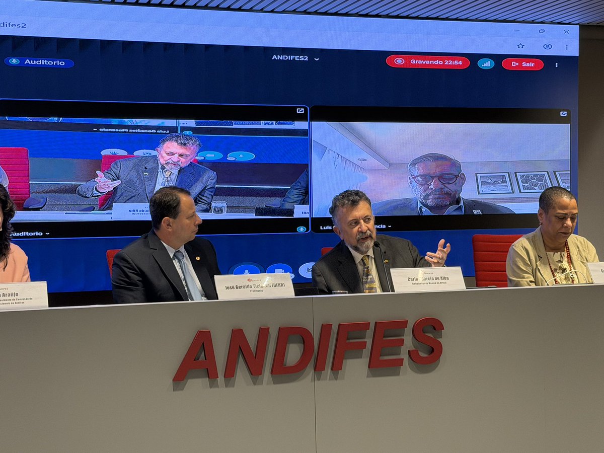 Carlos García de Alba tweet media