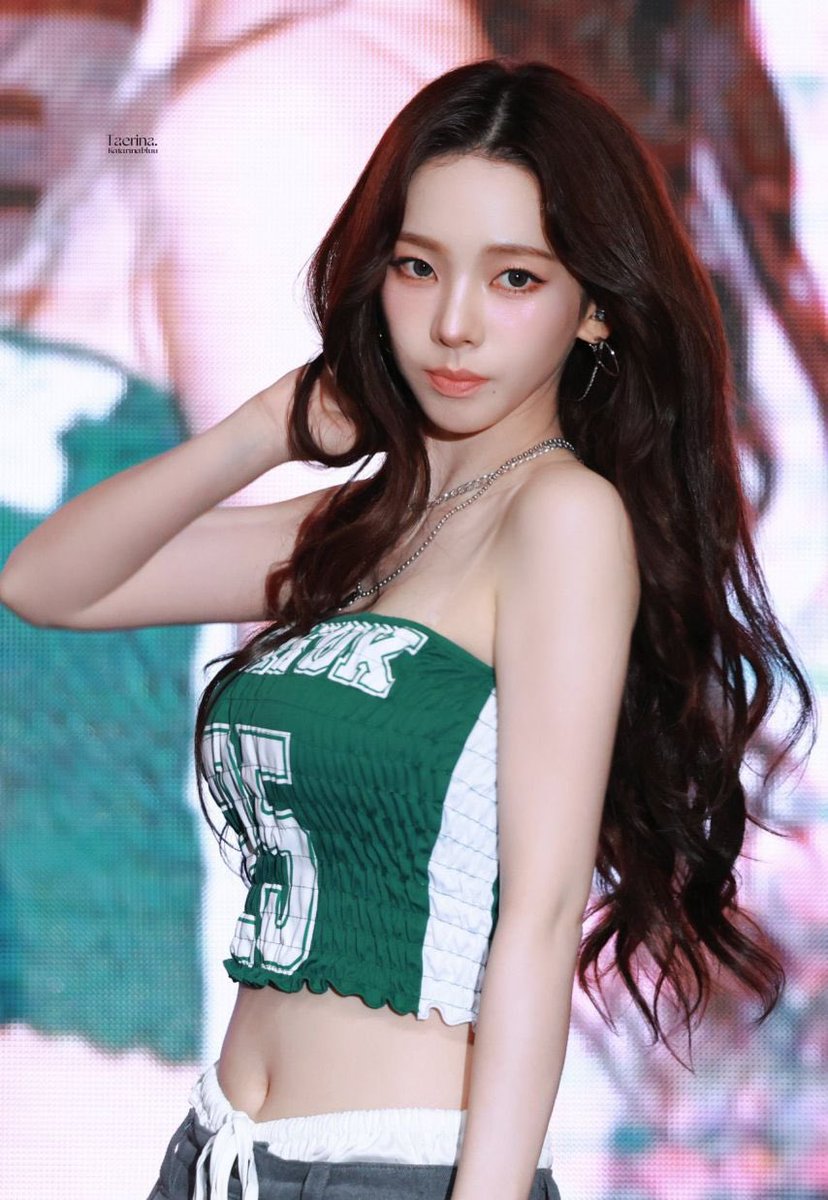 hourly karina tweet media