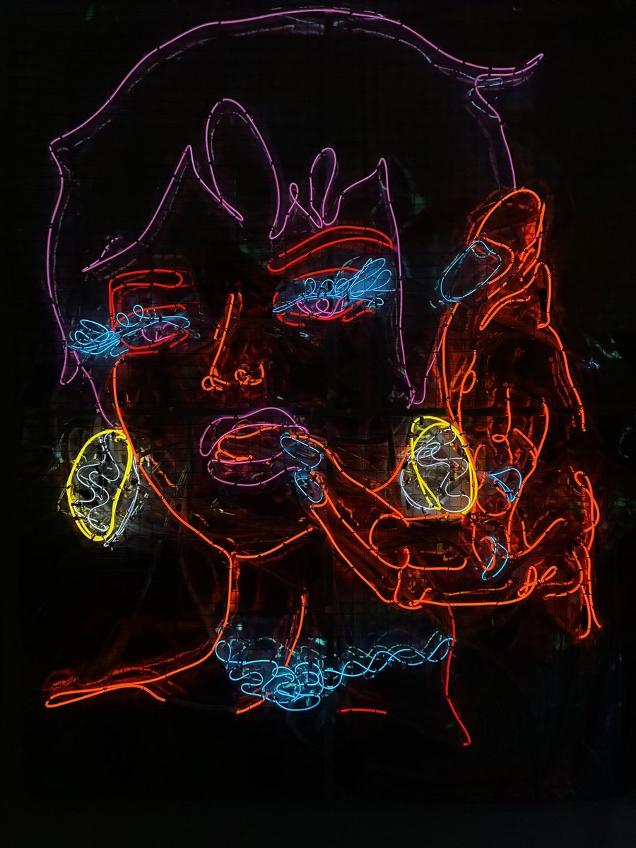 xunkrs's tweet photo. 清澄白河「le bois」で弓指亜衣子の展示。
旅行で見た香港のネオンにインスパイアされて作ったという。
やったことないのに、そこから一気に展覧会までやってしまう行動力がすごい。
線はなかなかかっこいい。光が線になり、電気は血液みたいに流れている
ネーミングのセンスも独特。
15日まで https://t.co/hgFFLYWkU0