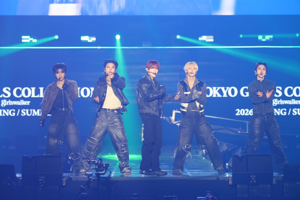 Hwaiting_News's tweet photo. 【フォトレポ】NOWZがパフォーマンスを披露！　TGC2026 S/S　ARTIST LIVE

📷🔗https://t.co/bKbyCCyaX7

#NOWZ #Hwaiting #ファイティン https://t.co/66cAW3zDzt
