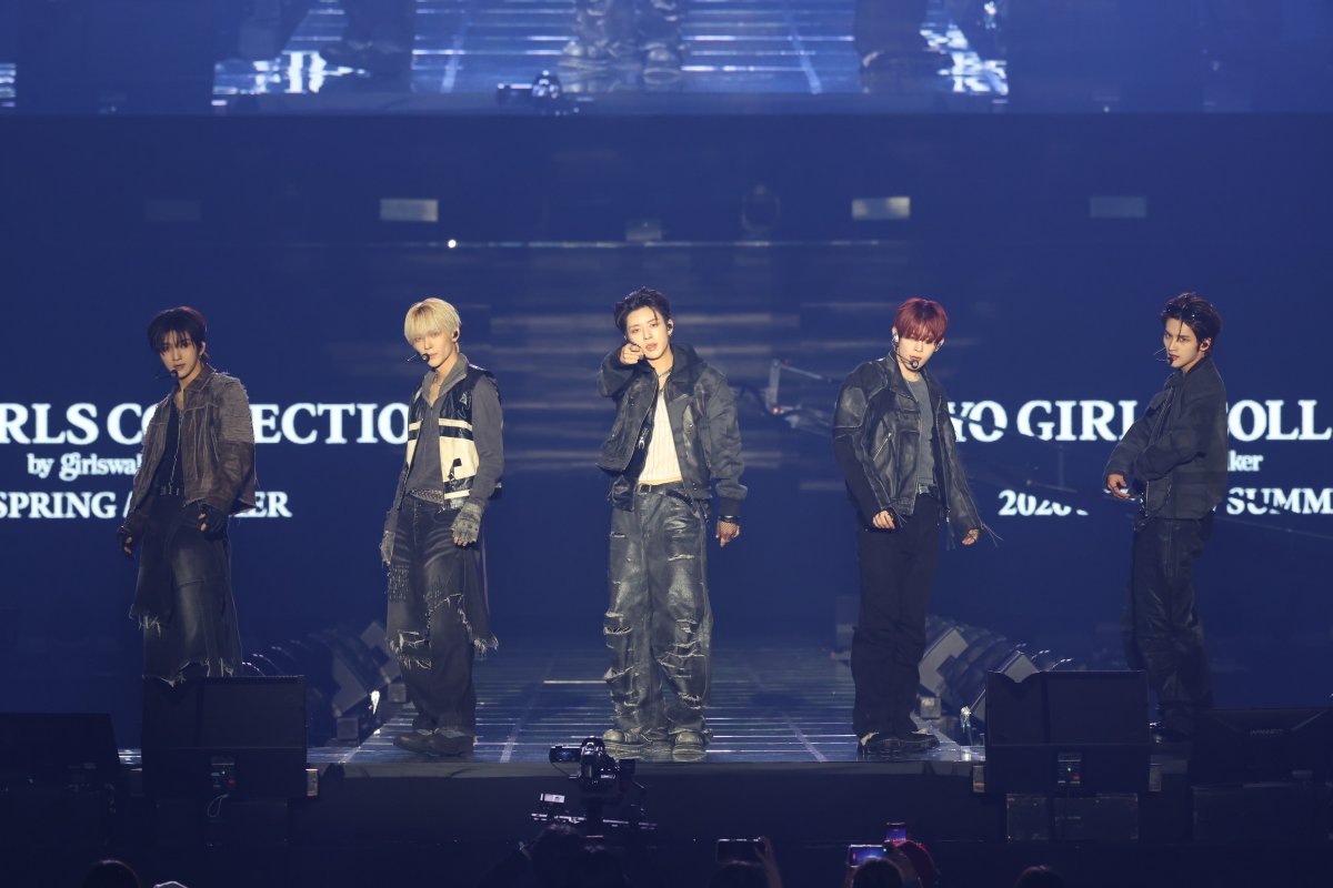 Hwaiting_News's tweet photo. 【フォトレポ】NOWZがパフォーマンスを披露！　TGC2026 S/S　ARTIST LIVE

📷🔗https://t.co/bKbyCCyaX7

#NOWZ #Hwaiting #ファイティン https://t.co/66cAW3zDzt