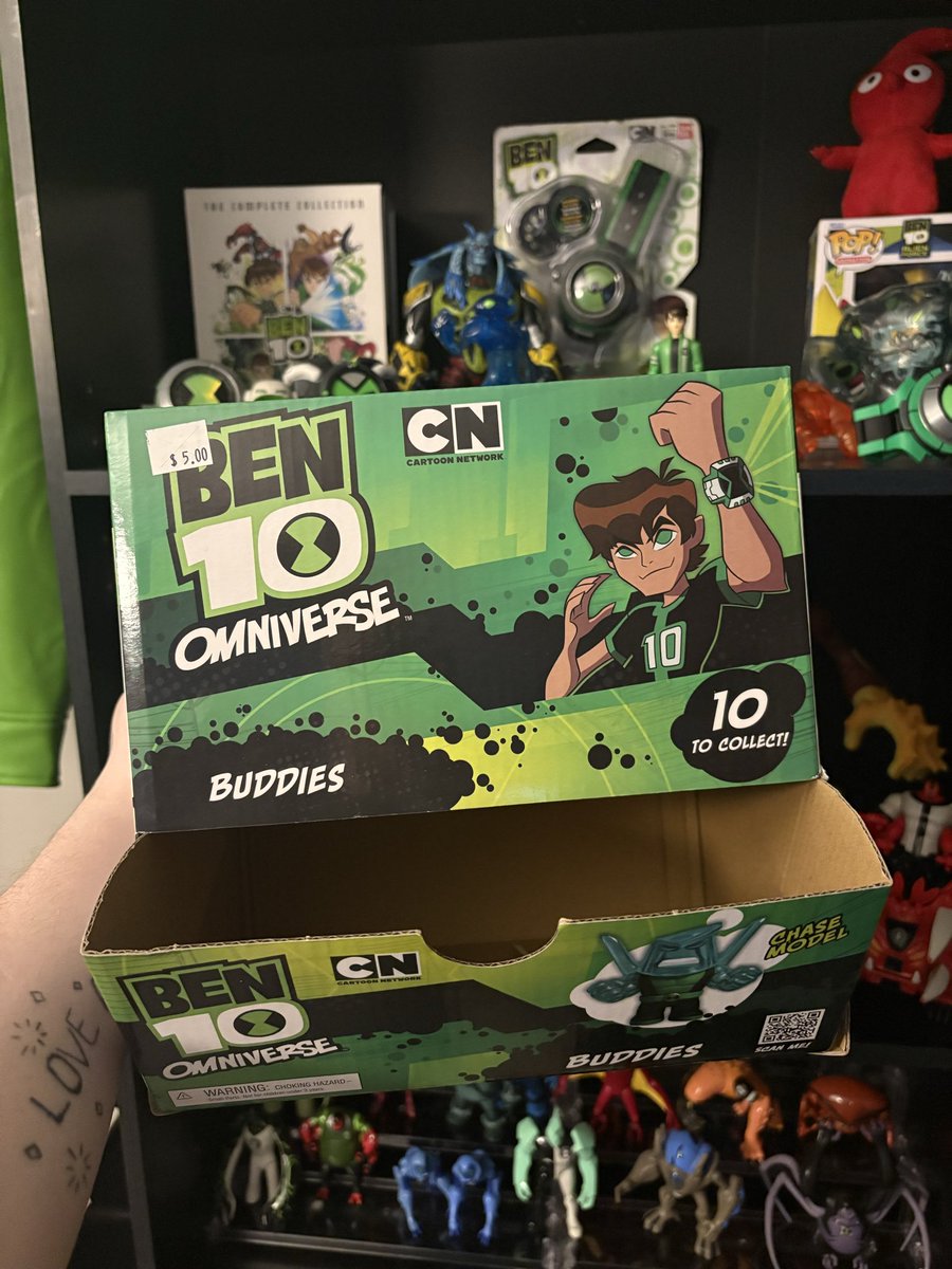 IRLdivinity's tweet photo. @Ben10protector @BenTenNews been about a week, but my five below finally had them in stock, I bought the entire box, opened all of them but 1 https://t.co/vLcpe85h3v