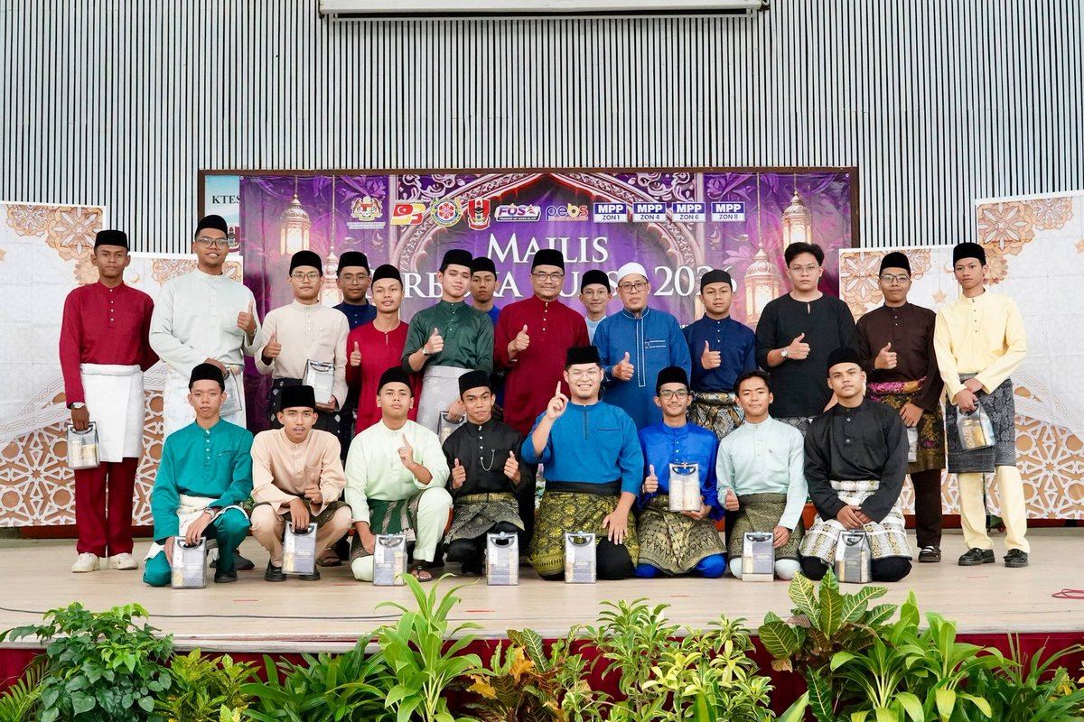 Azli Yusof tweet media