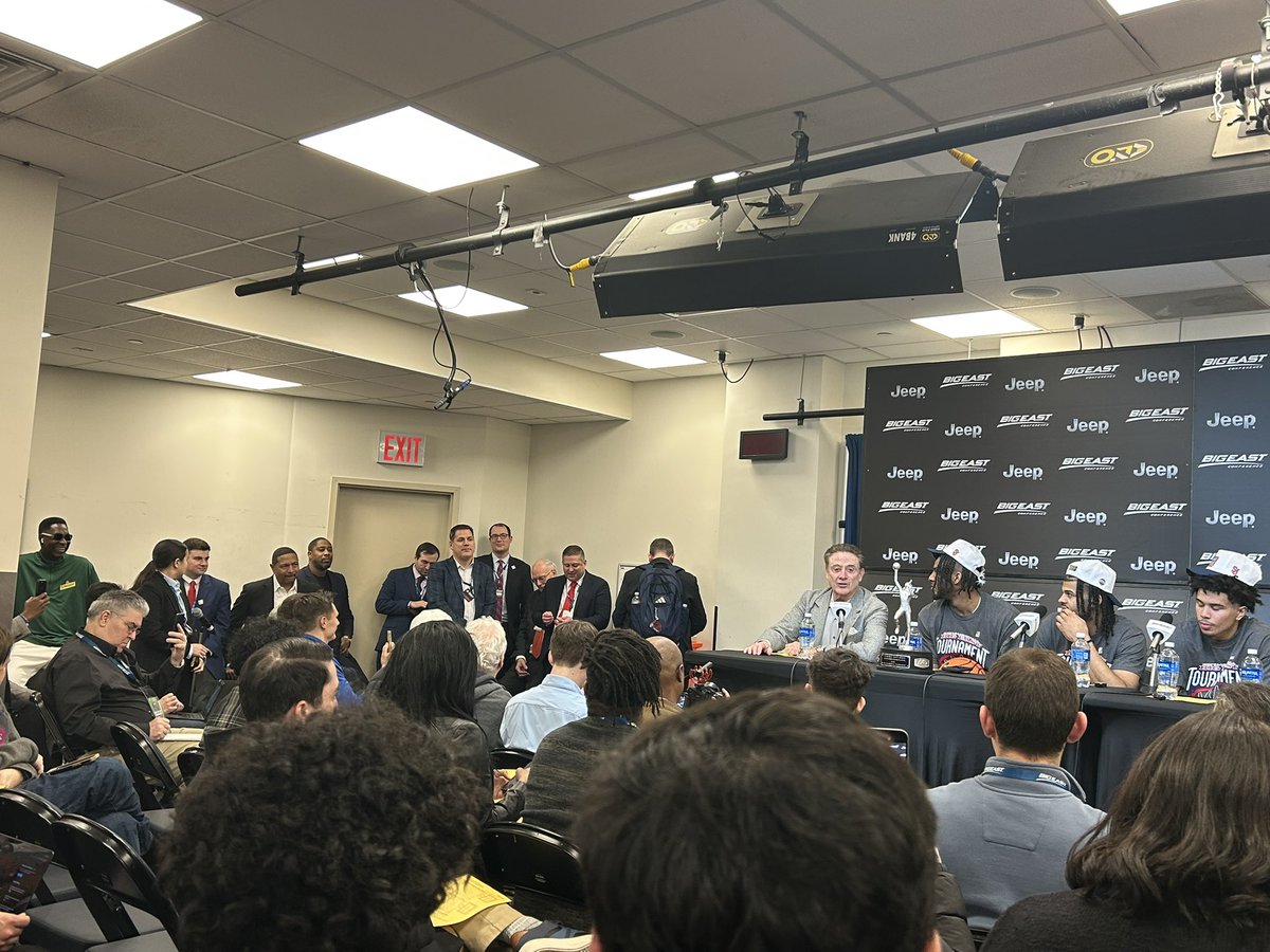 Rumble In The Garden tweet media