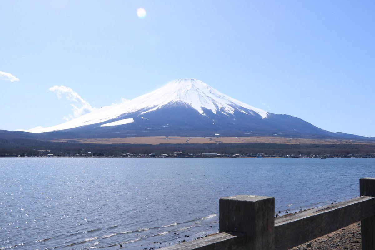 TinyWillCreate's tweet photo. 久しぶりに雲一つない。雪化粧を観に山中湖への日帰りドライブ https://t.co/rUACHFKLUH