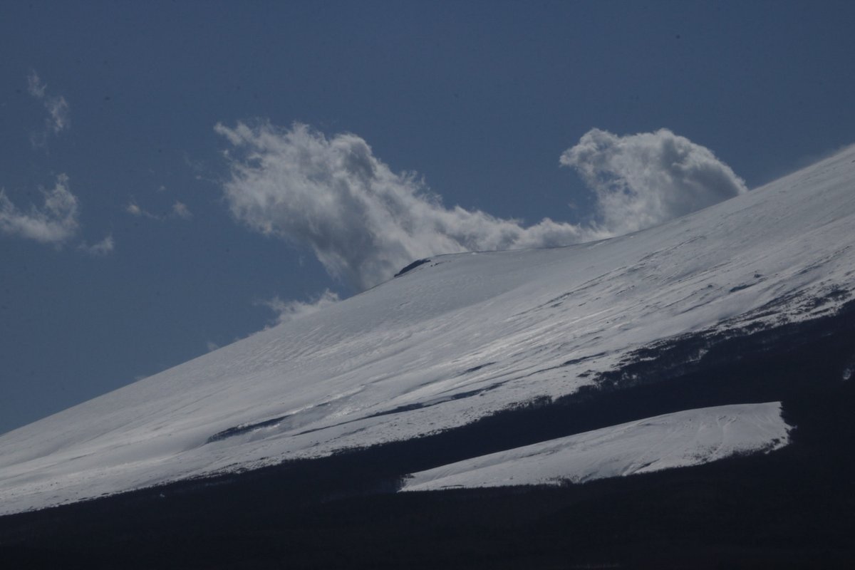 久しぶりに雲一つない。雪化粧を観に山中湖への日帰りドライブ