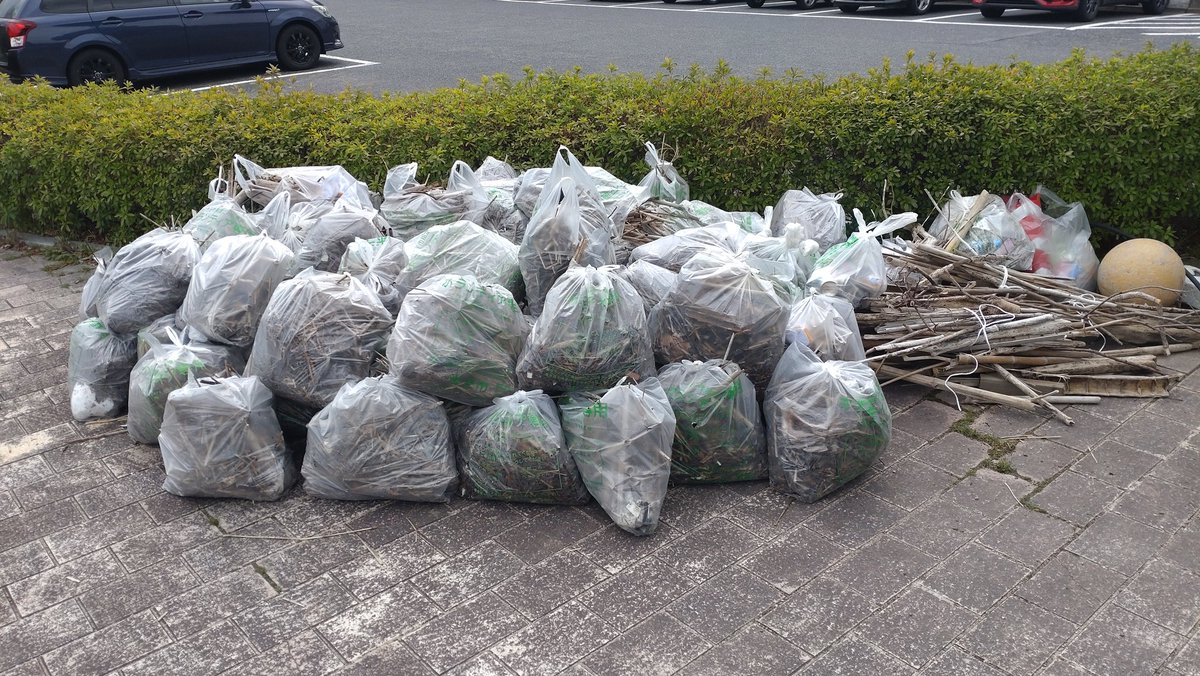 護岸清掃

開催日: 2026年3月15日(日)
場所: 鳥取県米子市 錦海ボートコース護岸

米子漕艇クラブジュニアとその保護者・高校生・大学生・協会会員会員・協会理事など、多くの方々に参加頂き、艇庫付近の中海護岸ミ拾いを行い、護岸を綺麗に清掃しました。