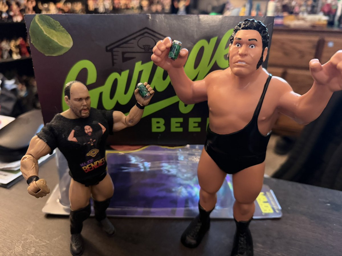 j_veeon's tweet photo. Andre and Major Festus crushing some lime #garagebeer! #majorgaragebeer #majorfestus #collectmajor https://t.co/nsDGKl6PBt