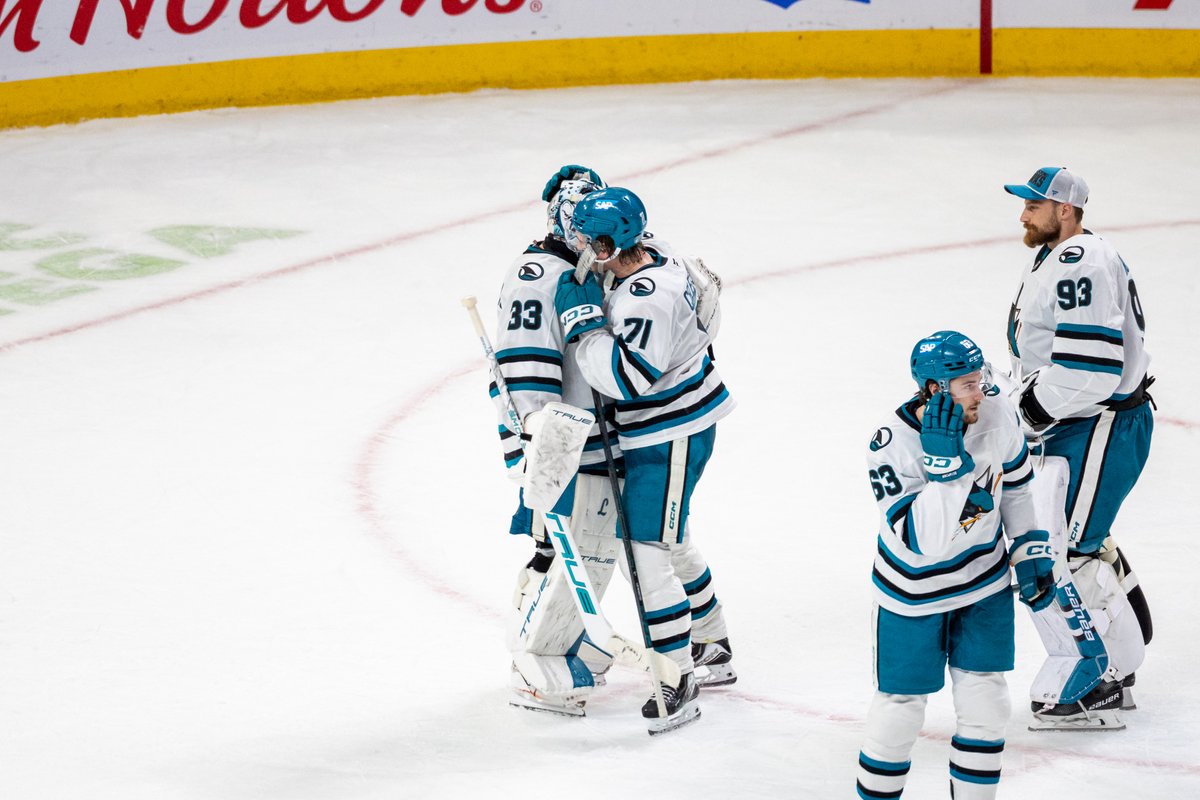 SanJoseSharks's tweet photo. 🫂🫸🫷 https://t.co/fAB5raB3zT