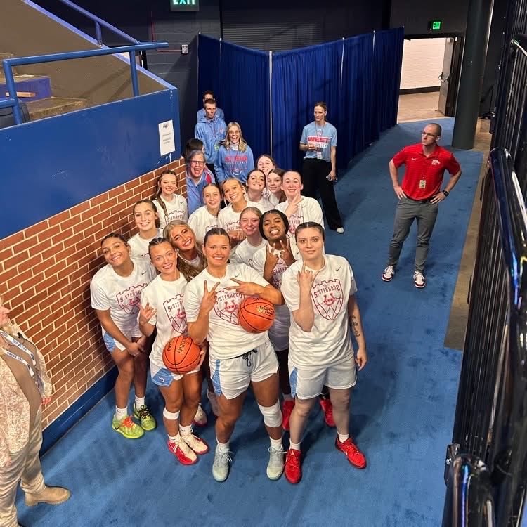 novaleesmith4's tweet photo. first time in school history. blessed to be apart of this group. #rupparena #sweet16 #thankyouGod https://t.co/aPjjRsBEPW