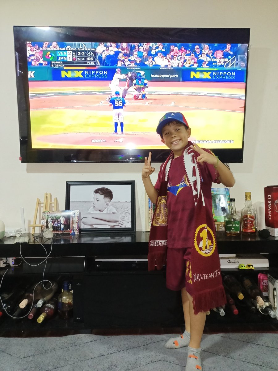 Beta_Roman's tweet photo. En sintonía desde Santiago de Chile por @Canal_Televen Viva Venezuela!!! #BEISBOLxTELEVEN https://t.co/EtIANXQ6t5