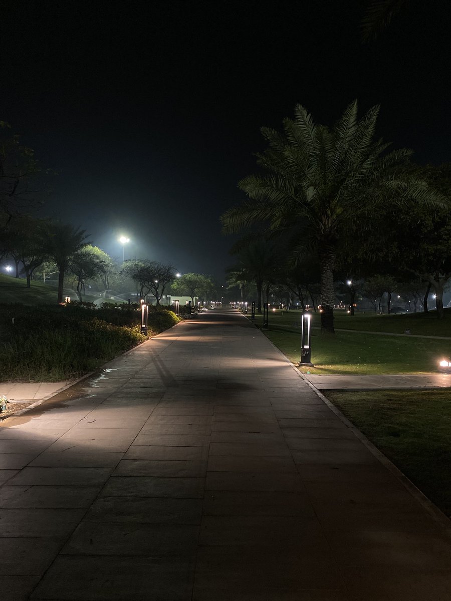 levi_cys's tweet photo. Back After a Long Time - JUBAIL

بعدَ الغيابِ أتيتُ خجلاً صامتًا كأنّي تأخّرتُ عن موعدِ الأملِ

ما كان بُعدي عنكِ إلا عثرةً لكنّ دهرًا قاسيًا قد أبعدني https://t.co/S12xWHNU8j
