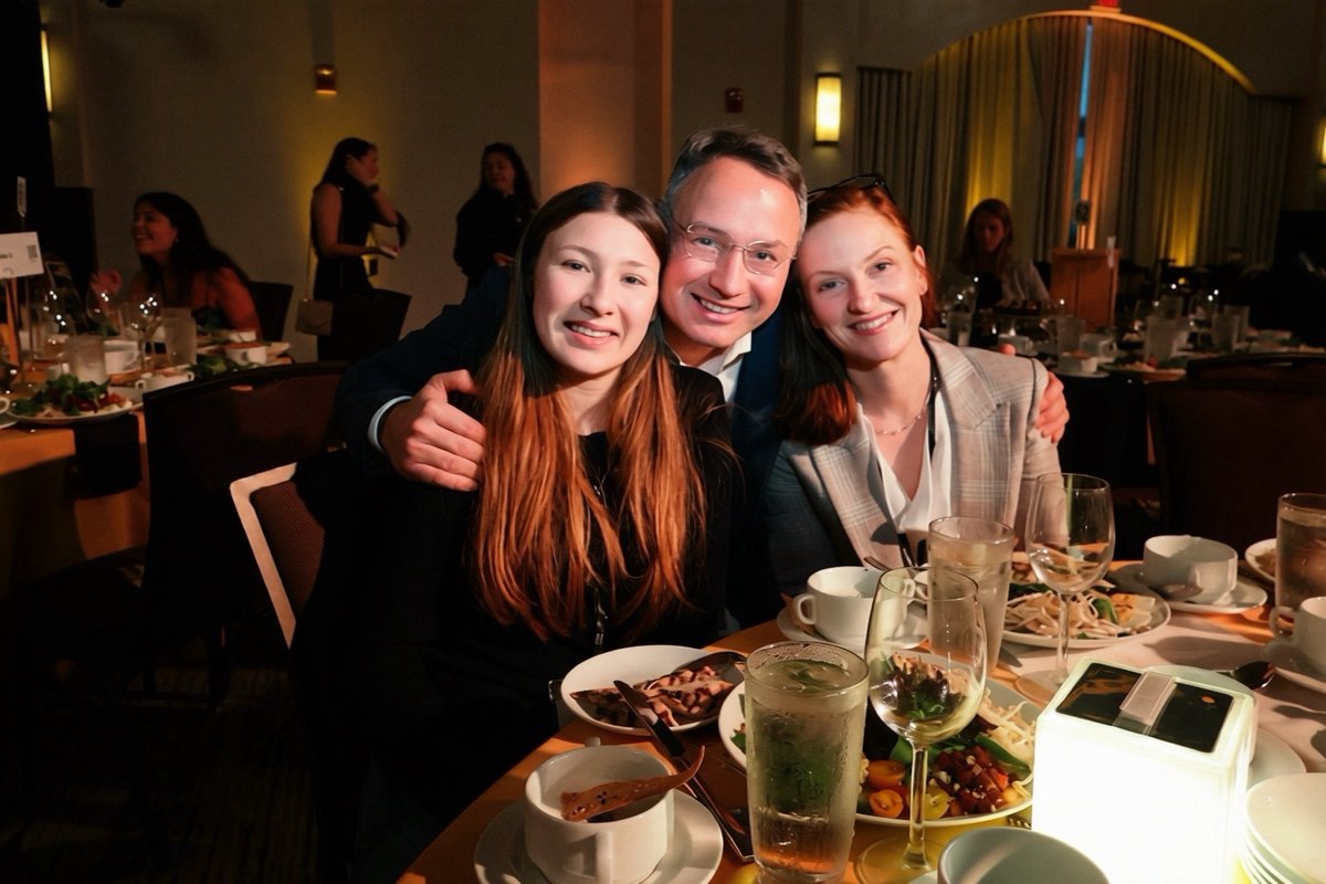 Alex Vindman 🇺🇸 tweet media