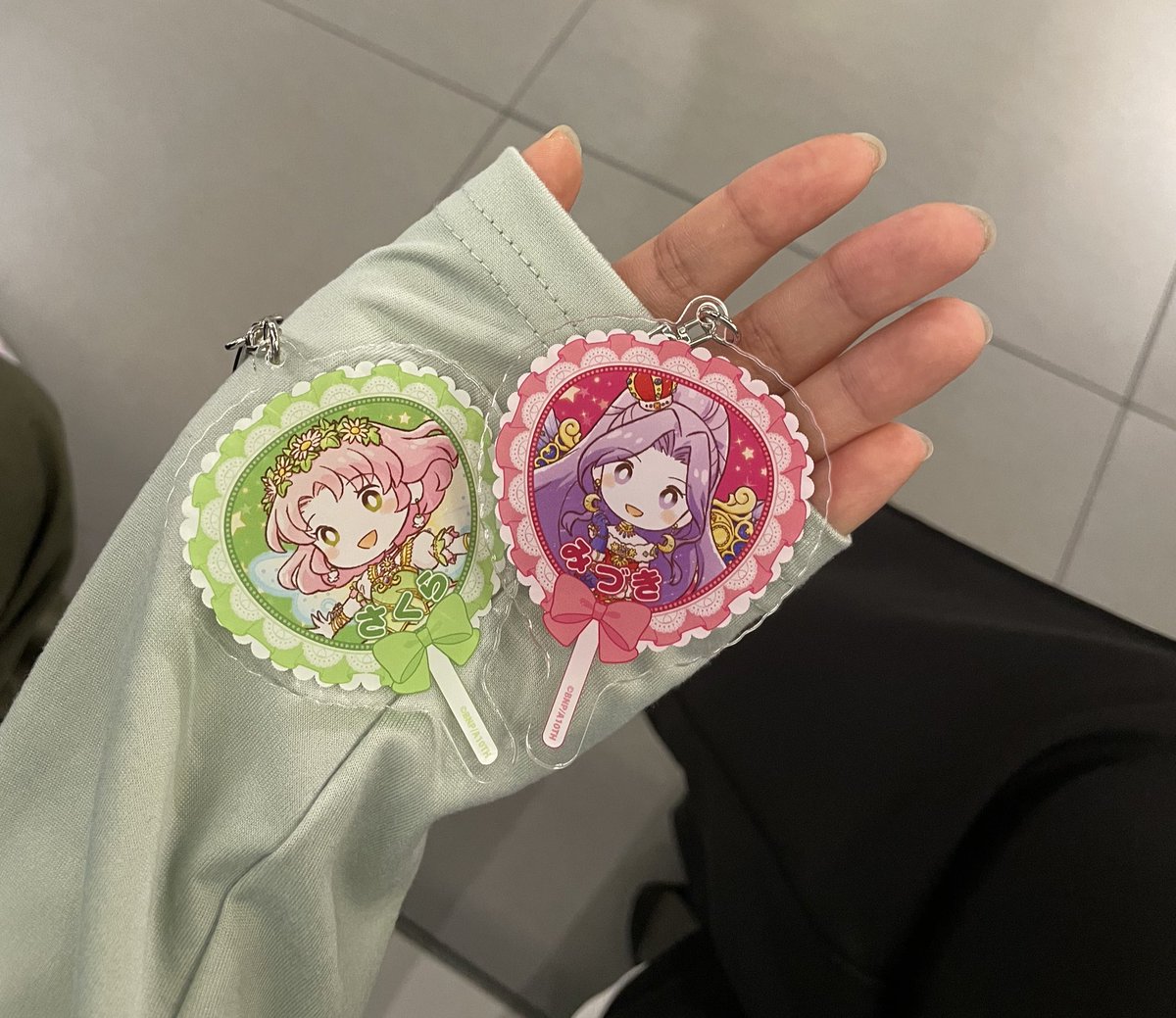 우치와 키링 교환 구합니다!! 지금 ak플라자에 있어요…

저: 사쿠라(체리) 미즈키(루나)
님: 나오토(레이, 청소부오빠) 유리카(유리)

사쿠라 미즈키 중에 원하시는 걸로 교환해드려요 ㅠㅠ 연락주세요 제발

아이카츠 팝업 아이엠스타 팝업 이치고 의상전 미즈키 루나 라임 사쿠라 체리 유리카