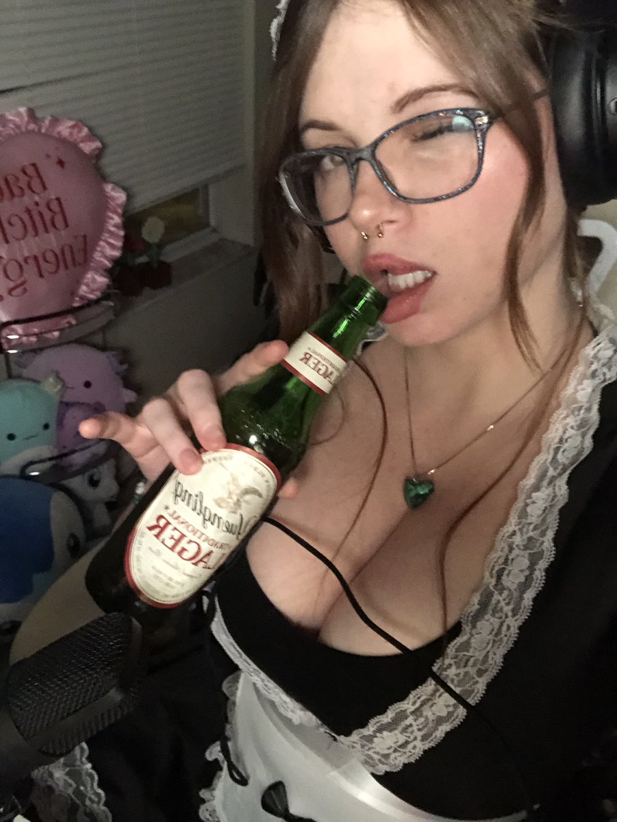 Live, dressed as a maid and drunk and late obviously Come watch me suck ...