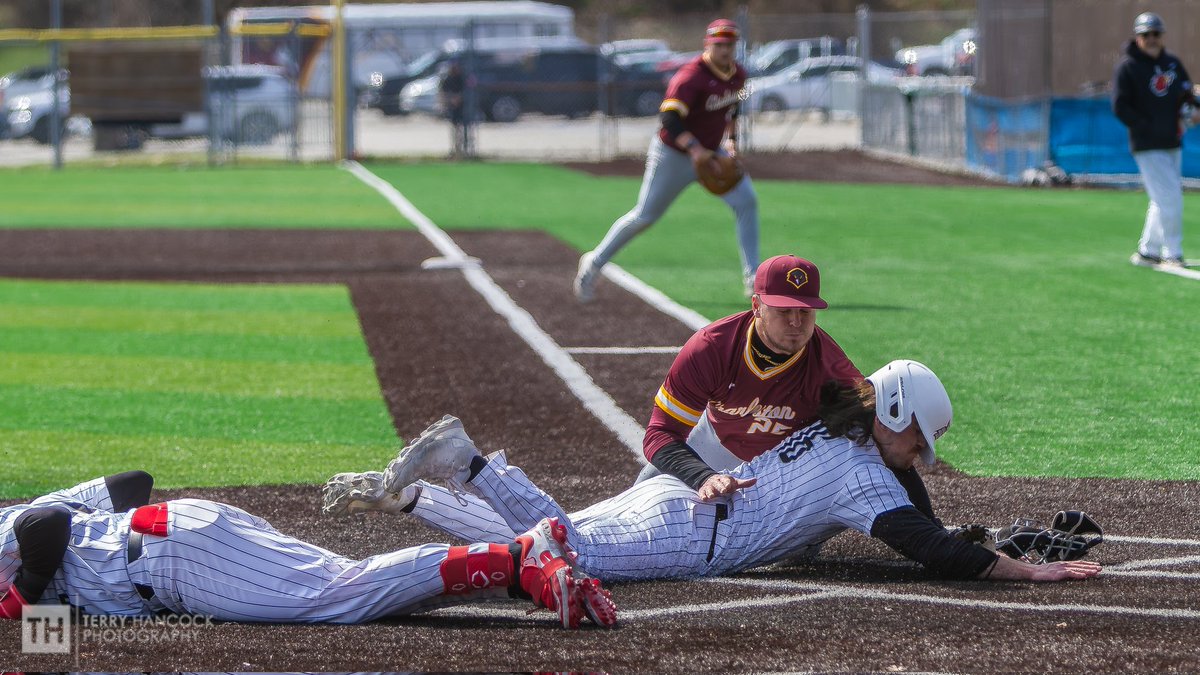 imageisanything's tweet photo. The Cardinals host the Charleston Golden Eagles for a doubleheader at EQT Park in Washington, PA and finish the day at .500 after two close games. https://t.co/ROLl5PEGir