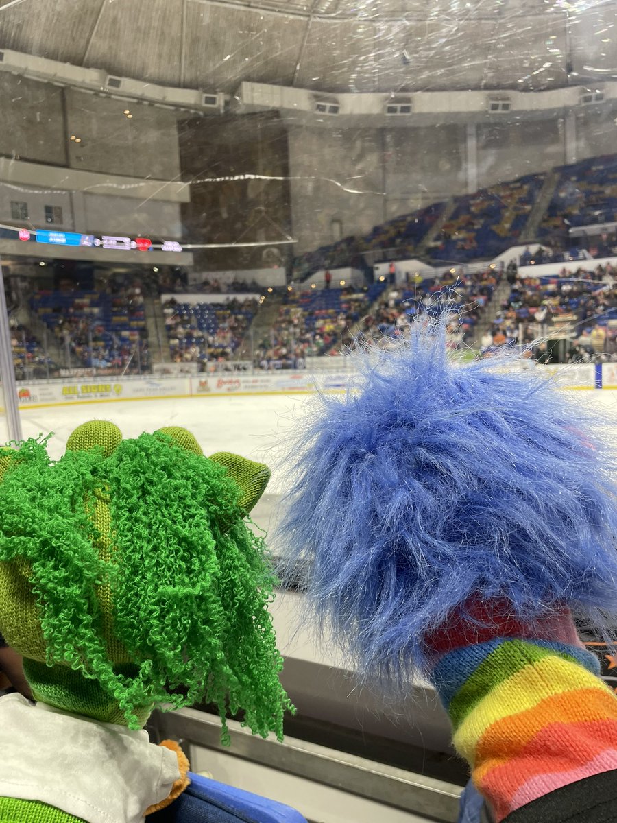 z - adrien🏒✌️ tweet media