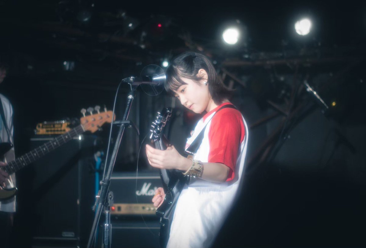 n___pizza's tweet photo. サバシスター4周年！初ライブの写真と、初アー写のアザーカット🍬早いなぁ
#サバシスター https://t.co/8ZOPF4PFLf