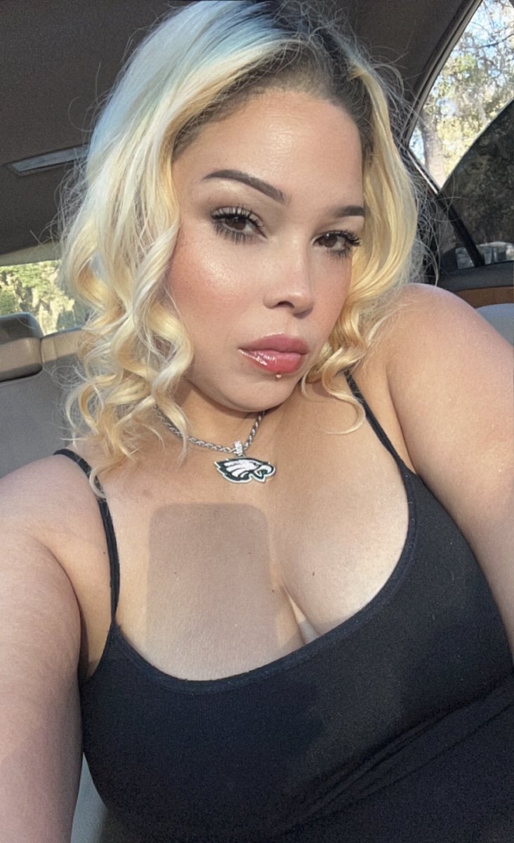 kushqueen215's tweet photo. Other bitches hated her but followed her every move like peasants to their queenπ
π»
#Her π
#Queenπ
#Lapesadilla π―π€π»π·οΈπ«‘
#LaBB
#Blessedbeyondmeasure
#BlessedAndGrateful
#PeacefulVibes
#livinglife
#phillytoflorida
#prettygang
#griselda
#Stonerchicks
#kushqueenπΈπΌππ¨π https://t.co/o2R5BoIeqH