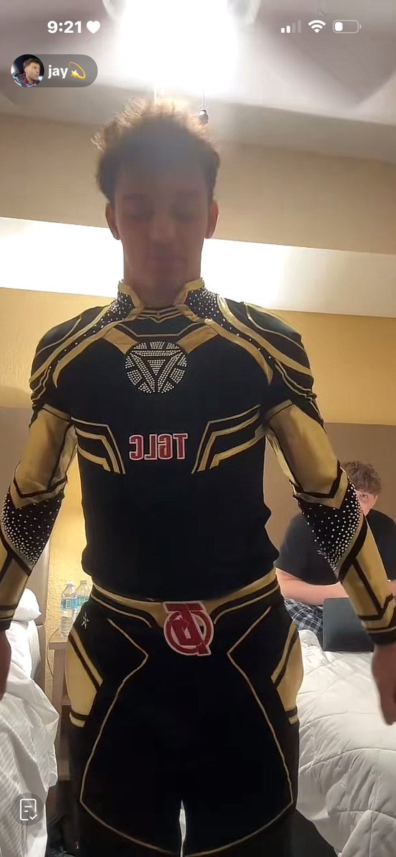 lay 🤒 || no one stings like me 🔩🔩 tweet media