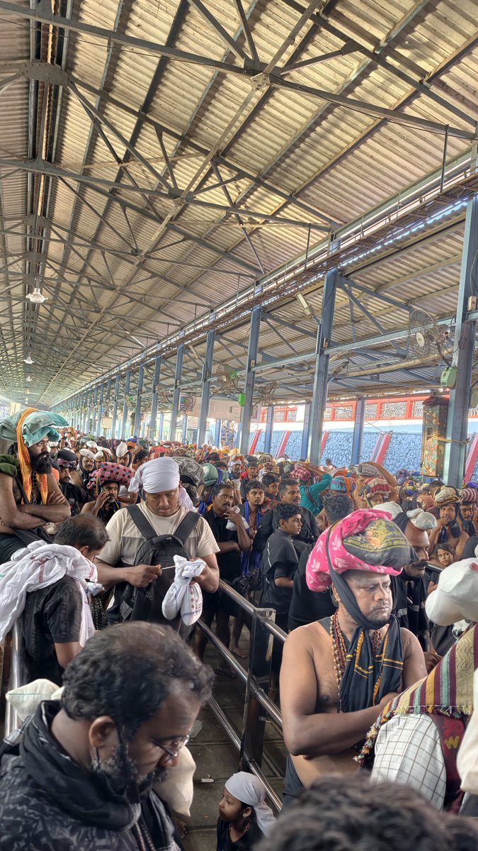 freshgaa's tweet photo. #Sabarimala
#Ayyappa https://t.co/rBrvUOkW4l