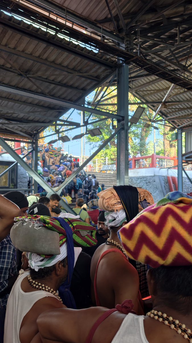 freshgaa's tweet photo. #Sabarimala
#Ayyappa https://t.co/rBrvUOkW4l