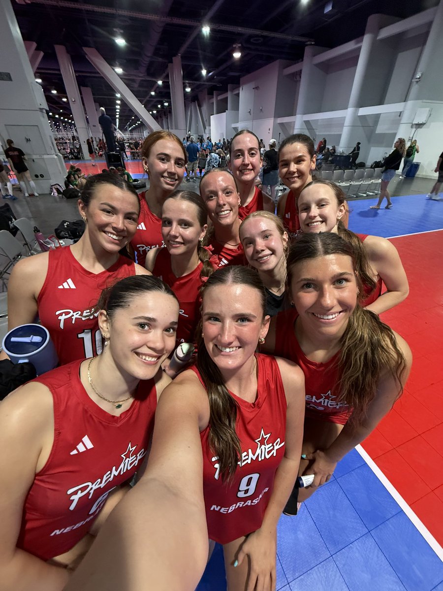 Premier 18 Black tweet media