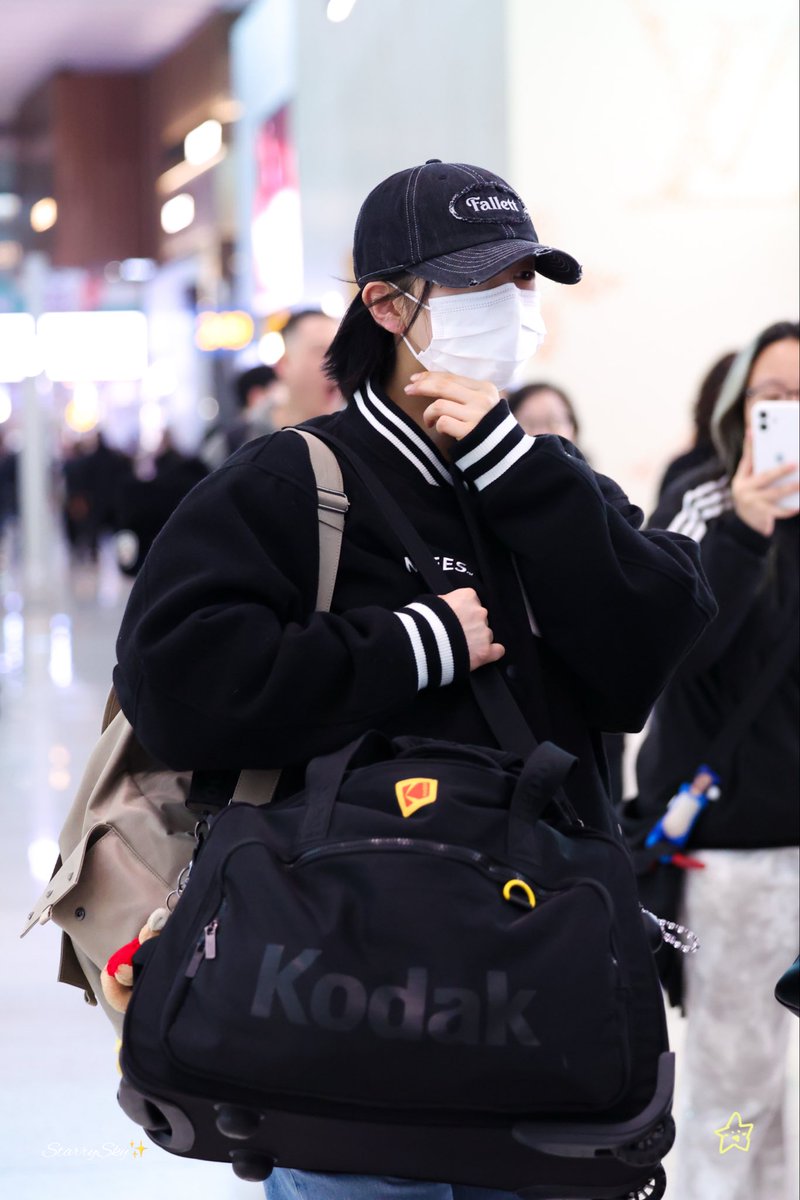 260315 ICN
유럽투어✈️
#BAE #배이 #NMIXX
#배진솔 #엔믹스 #배블왔솔