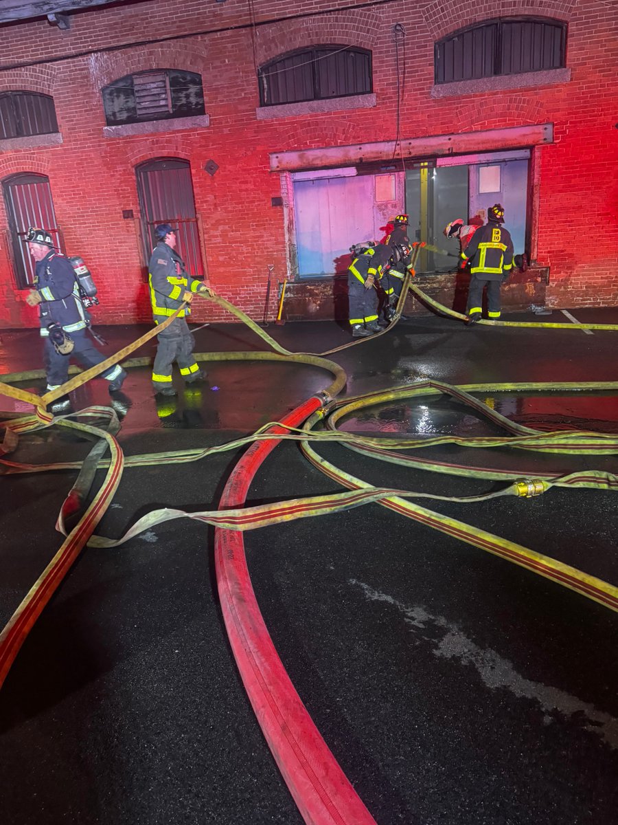 Boston Fire Dept. tweet media