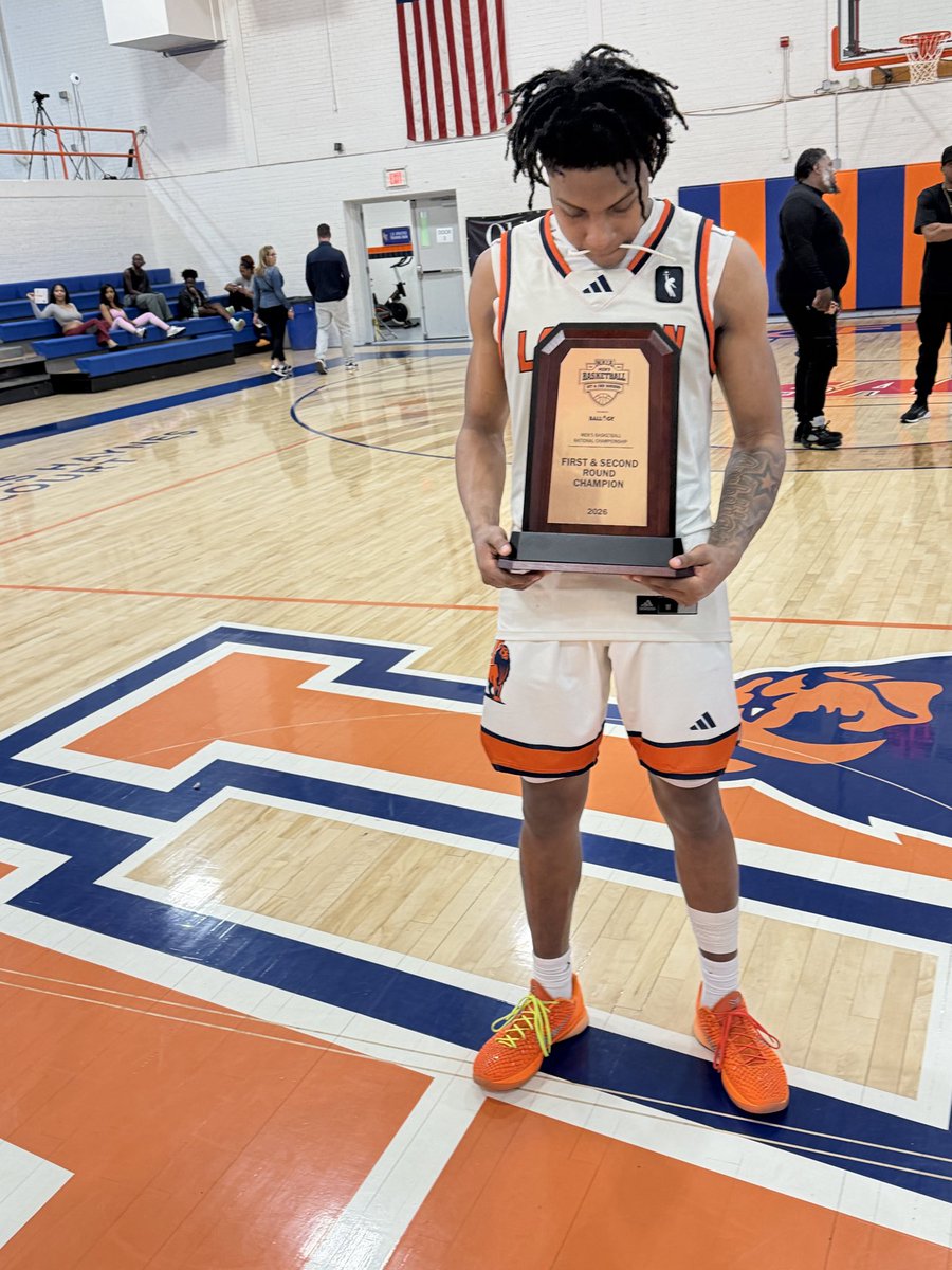 orlando thomas tweet media