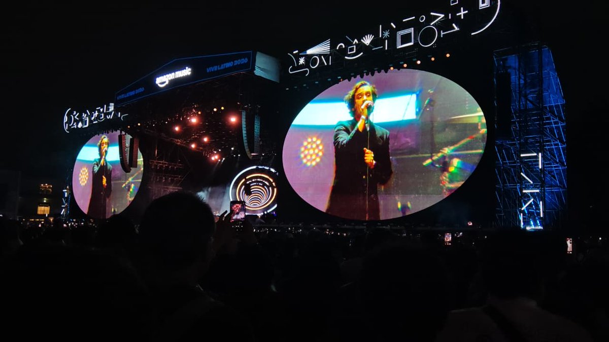 cdmx_diario's tweet photo. 🎸🎤😍 Enjambre rompiéndola en el #VL2026
#DiarioCDMX en el Vive Latino
📹: Vladimir Soto https://t.co/BSgyPTikxe