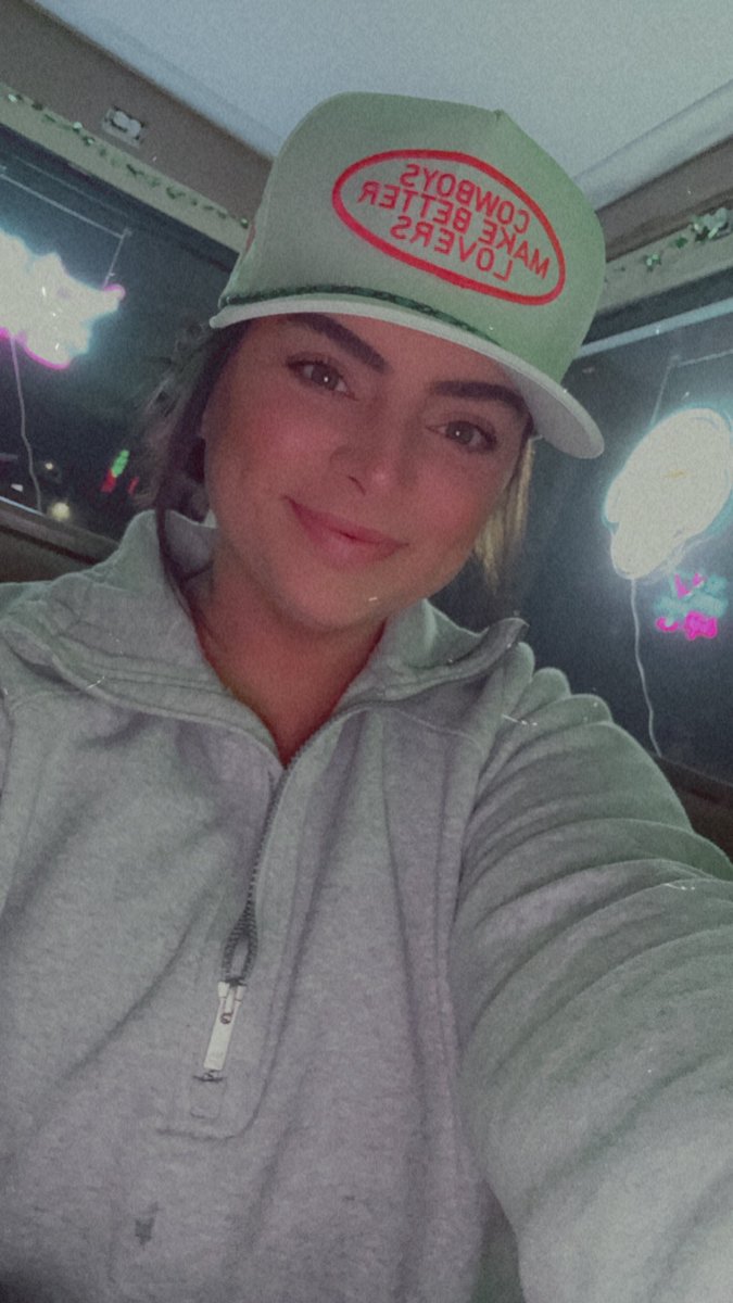 A 🐶🌼 (@anyonebutkels) on Twitter photo 